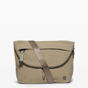 Lululemon All Night Festival Bag 5L in Highlander